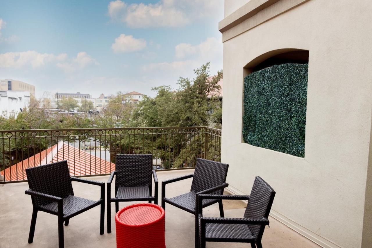 Hotel Indigo San Antonio Riverwalk By Ihg Dış mekan fotoğraf